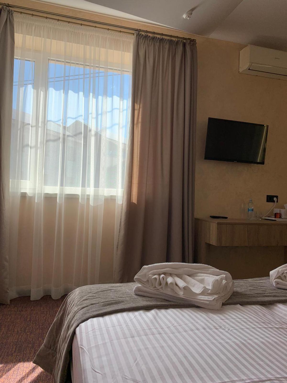 Arta City Hotel Yavoriv  Exterior foto